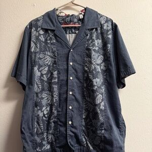 Robert Graham Men's Short Sleeve Blue Floral Button Shirt, Size: XL, EUC